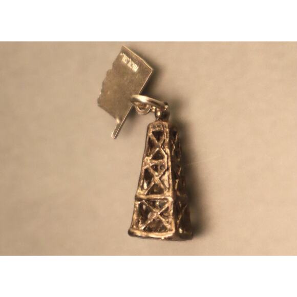 Sterling Silver Oil Derrick Oklahoma Charm - Picture 3 of 3